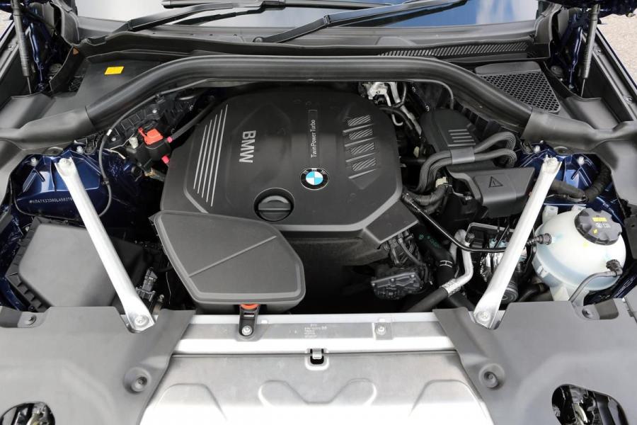 Моторный отсек BMW X3 xDrive20d M Sport (G01) 2017 года  (JP) (фото 7 из 14)